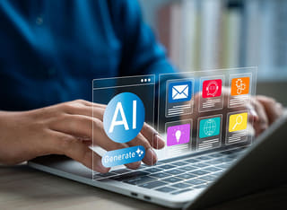 Principiante en criptomonedas explorando las bases de la negociación automatizada con inteligencia artificial